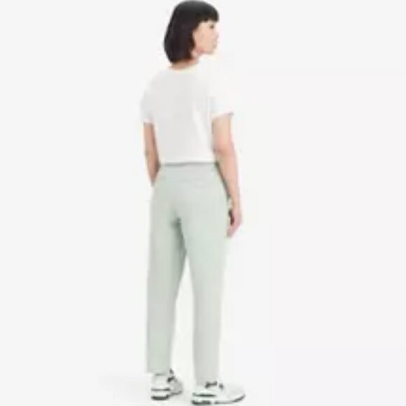Levi's Women's Essential Chino Ankle Pants Mid Rise in Sea Foam Green NWT - Picture 2 of 13